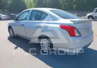 2015 Nissan VERSA photo