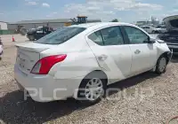 2015 Nissan VERSA photo