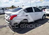 2015 Nissan VERSA photo