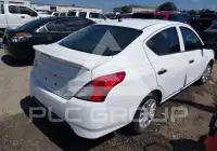 2015 Nissan VERSA фото