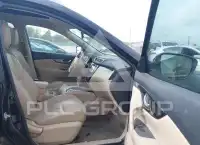 2015 Nissan ROGUE photo