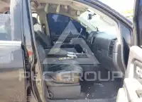 2015 Nissan TITAN фото