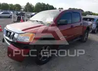 2015 Nissan TITAN фото