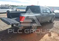 2015 Nissan TITAN фото