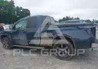 2015 Nissan TITAN photo