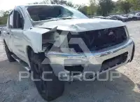 2015 Nissan TITAN фото