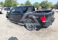 2015 Nissan TITAN фото