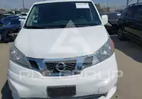 2015 Nissan NV 200 photo