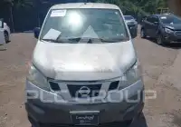 2015 Nissan NV 200 photo