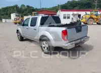2015 Nissan FRONTIER фото