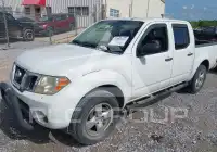 2015 Nissan FRONTIER photo