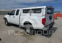 2015 Nissan FRONTIER фото
