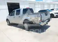2015 Nissan FRONTIER фото
