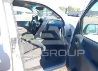 2015 Nissan FRONTIER photo
