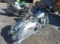 2015 Harley-Davidson FLHX photo