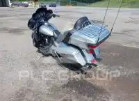 2015 Harley-Davidson FLHTK photo