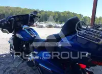 2015 Harley-Davidson FLHTK photo