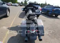 2015 Harley-Davidson FLHX фото