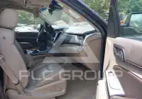 2015 Chevrolet Suburan photo