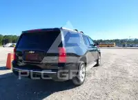 2015 Chevrolet Suburan photo