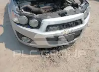 2015 Chevrolet Sonic фото