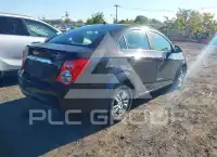 2015 Chevrolet Sonic фото