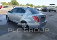 2015 Chevrolet Sonic фото