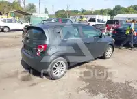 2015 Chevrolet Sonic фото