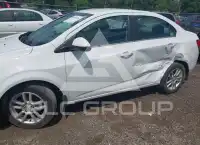 2015 Chevrolet Sonic фото