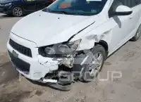 2015 Chevrolet Sonic фото