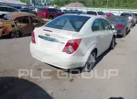 2015 Chevrolet Sonic фото