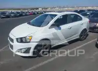 2015 Chevrolet Sonic фото