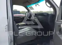 2015 Chevrolet Express photo