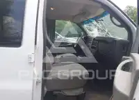 2015 Chevrolet Express фото