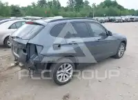 2015 BMW X1 фото