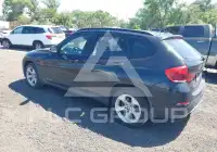2015 BMW X1 фото
