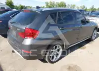 2015 BMW X1 фото