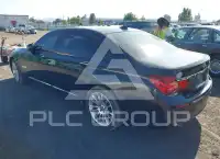 2015 BMW 750 фото