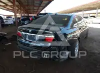 2015 BMW 750 фото