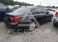2015 BMW 750 фото