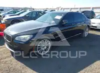 2015 BMW 750 фото