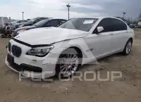 2015 BMW 750 фото