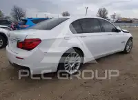 2015 BMW 750 фото