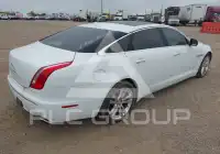 2015 Jaguar XJ photo