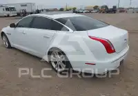 2015 Jaguar XJ photo