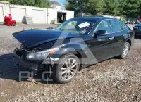 2015 Infinity Q70 фото
