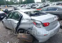 2015 Infinity Q50 фото