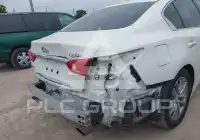 2015 Infinity Q50 фото