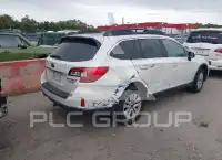 2015 Subaru Outback photo