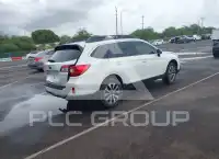 2015 Subaru Outback photo